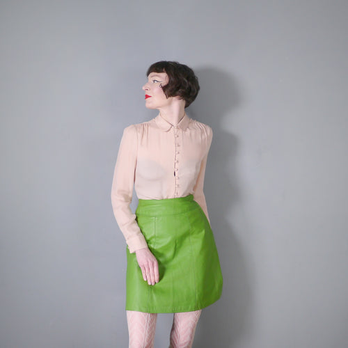 60s 70s BRIGHT APPLE GREEN LEATHER A-LINE MINI SKIRT - 25