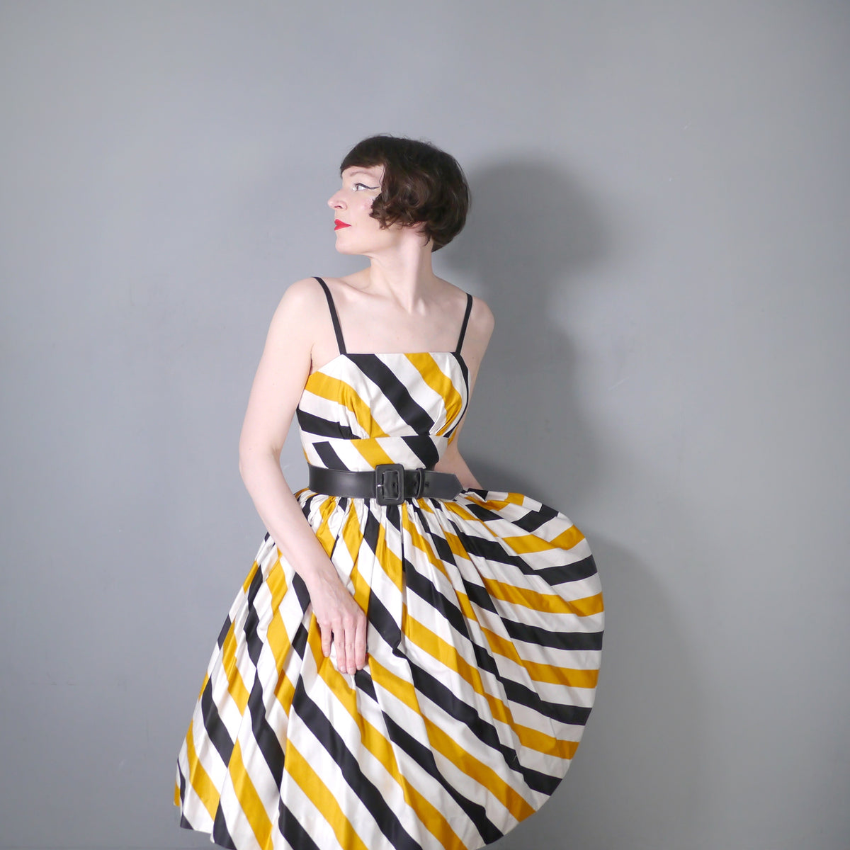 yellow and black striped dress 50s MELBRAY LIQUORICE STRIPE CREAM FULL SKIRTED SUN – Sartorial Matters 7.1.25 curated from local markets Brown just hits different Size::10