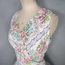Load image into Gallery viewer, 50s ROMANTIC GREY AND PASTEL PINK FLORAL ROSE PRINT DRESS - S-M