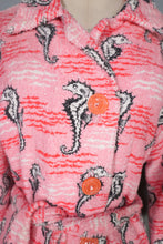Load image into Gallery viewer, 50s PINK NOVELTY SEA HORSE PATTERN TERRY TOWELLING ROBE / BEACH JACKET - FREE SIZE