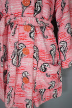Load image into Gallery viewer, 50s PINK NOVELTY SEA HORSE PATTERN TERRY TOWELLING ROBE / BEACH JACKET - FREE SIZE