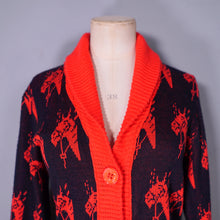 Load image into Gallery viewer, 70s EQUESTRIAN / WESTERN STYLE RED AND BLACK HORSE HEAD PATTERN CARDIGAN - S