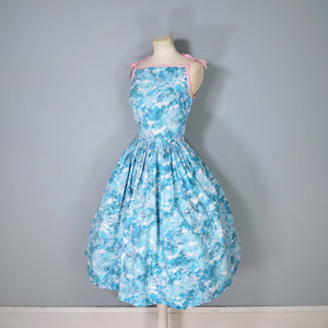 50s PASTEL BLUE AND PINK ASIAN LANDSCAPE PRINT STRAPPY FULL SKIRTED SUN DRESS