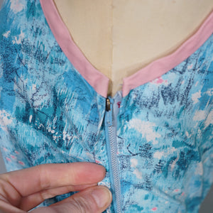 50s PASTEL BLUE AND PINK ASIAN LANDSCAPE PRINT STRAPPY FULL SKIRTED SUN DRESS