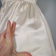 Load image into Gallery viewer, 40s 50s WHITE SATIN EVEING DRESS WITH BLACK VELVET FLOWERS AND COLLAR - S