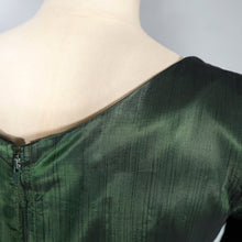Load image into Gallery viewer, 50s SHIMMERING METALLIC EMERALD GREEN MELBRAY FULL SKIRTED PARTY DRESS - S
