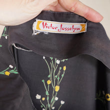 Load image into Gallery viewer, 50s VICTOR JOSSELYN GREY AND YELLOW FLORAL FULL SKIRTED COTTON DRESS - S