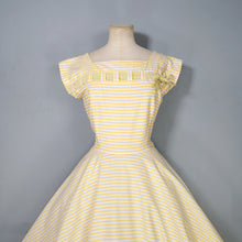 Load image into Gallery viewer, 50s YELLOW STRIPED COTTON DRESS WITH FULL SKIRT AND RIBBON BOW LATTICE - S