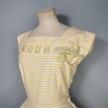 Load image into Gallery viewer, 50s YELLOW STRIPED COTTON DRESS WITH FULL SKIRT AND RIBBON BOW LATTICE - S
