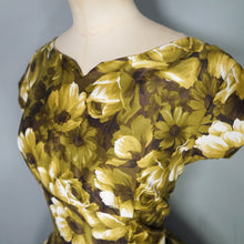 Load image into Gallery viewer, 50s GREEN AND YELLOW ROSE FLORAL PRINT COTTON DRESS - M