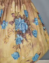 Load image into Gallery viewer, 50s NOVELTY MILLWORTH "VIE EN ROSE" BLUE ROSE AND GLASS VASE FLORAL PRINT BORDER FULL SKIRT - 26.5"