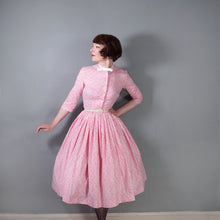 Load image into Gallery viewer, 50s FREDERICA STARKE of LONDON PINK AND CREAM SWIRLY SUN PRINT FULL SKIRTED SHIRT DRESS - XS