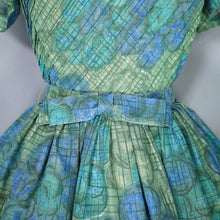 Load image into Gallery viewer, 60s GREEN FLORAL PRINT PIN TUCK DAY DRESS WITH BOW BELT - S