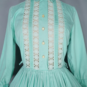50s 60s PASTEL APPLE GREEN SLEEVED FULL SKIRTED SHIRT DRESS WITH LACE BANDS - S