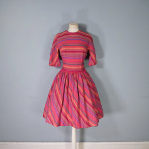 50s 60s L'AIGLON BRIGHT PINK PATTERNED WOVEN DRESS WITH FRINGING - XS-S