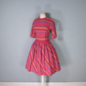 50s 60s L'AIGLON BRIGHT PINK PATTERNED WOVEN DRESS WITH FRINGING - XS-S