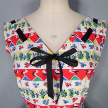 Load image into Gallery viewer, 50s "DOWNS" COLOURFUL RED WINE BOTTLES AND DRINKERS NOVELTY PRINT DRESS - S