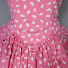 Load image into Gallery viewer, 50s PINK AND WHITE OVAL PRINT COTTON DAY DRESS WITH MASSIVE FULL SKIRT - M