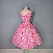 Load image into Gallery viewer, 50s PINK AND WHITE OVAL PRINT COTTON DAY DRESS WITH MASSIVE FULL SKIRT - M