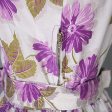 Load image into Gallery viewer, 50s PURPLE FLORAL COTTON DAY DRESS WITH BELT AND POCKETS - S