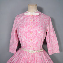 Load image into Gallery viewer, 50s FREDERICA STARKE of LONDON PINK AND CREAM SWIRLY SUN PRINT FULL SKIRTED SHIRT DRESS - XS