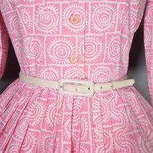 Load image into Gallery viewer, 50s FREDERICA STARKE of LONDON PINK AND CREAM SWIRLY SUN PRINT FULL SKIRTED SHIRT DRESS - XS