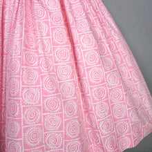Load image into Gallery viewer, 50s FREDERICA STARKE of LONDON PINK AND CREAM SWIRLY SUN PRINT FULL SKIRTED SHIRT DRESS - XS
