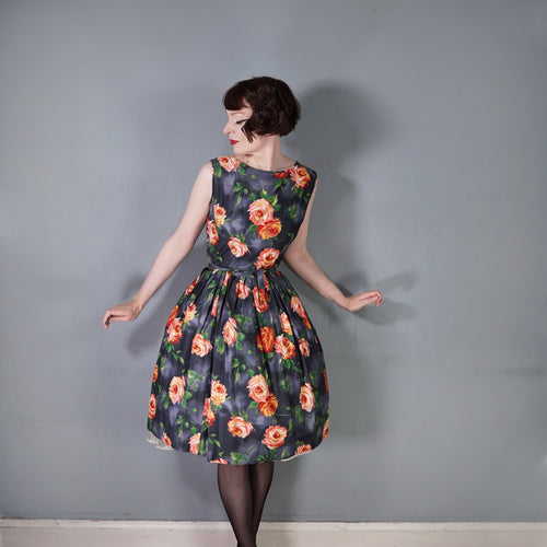 50s 60s STORM GREY AND VIVID ORANGE FLORAL ROSE PRINT DRESS - L / volup