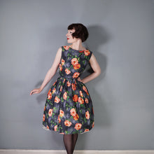 Load image into Gallery viewer, 50s 60s STORM GREY AND VIVID ORANGE FLORAL ROSE PRINT DRESS - L / volup