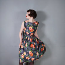 Load image into Gallery viewer, 50s 60s STORM GREY AND VIVID ORANGE FLORAL ROSE PRINT DRESS - L / volup