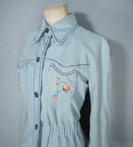 70s LIGHT BLUE EMBROIDERED DENIM / JEANS JACKET - S-M