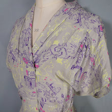 Load image into Gallery viewer, 40s PALE GREY-GREEN NOVELTY CITY STREET SCENE PRINT SILKY RAYON DRESS - L / VOLUP