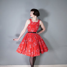 Load image into Gallery viewer, 50s DORIS DEB RED PAISLEY HANKERCHIEF PRINT CIRCLE SKIRT DAY DRESS - XS / PETITE