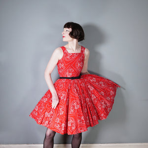 50s DORIS DEB RED PAISLEY HANKERCHIEF PRINT CIRCLE SKIRT DAY DRESS - XS / PETITE