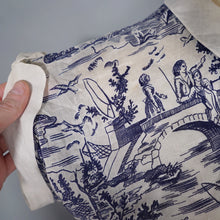 Load image into Gallery viewer, 40s LIGHTEST COTON DRESS IN BLUE WHITE TOILE DE JOUY PRINT - XS-S