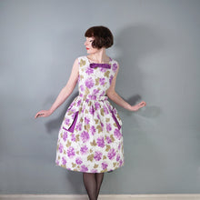 Load image into Gallery viewer, 50s PURPLE FLORAL COTTON DAY DRESS WITH BELT AND POCKETS - S