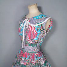 Load image into Gallery viewer, 50s PINK AND GREY FULL SKIRTED NOVELTY DRESS WITH BEACH AND CAFE WINDOW SCENE - S