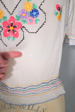 Load image into Gallery viewer, 50s HUNGARIAN HAND EMBROIDERED SILKY WHITE FOLK BLOUSE - S-M