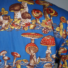Load image into Gallery viewer, AMAZING 70s BRIGHT BLUE AUTUMN MUSHROOM NOVELTY PRINT SHIRT - S
