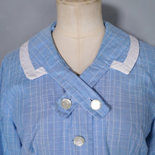 Load image into Gallery viewer, 50s 60s TOWN-N-TRAVEL LIGHT BLUE BUTTON THROUGH FITTED COTTON DRESS - M