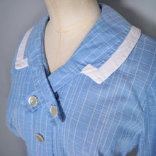 Load image into Gallery viewer, 50s 60s TOWN-N-TRAVEL LIGHT BLUE BUTTON THROUGH FITTED COTTON DRESS - M