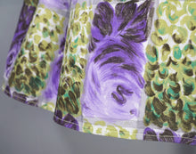 Load image into Gallery viewer, 50s 60s GREEN PURPLE FLORAL FULL SKIRT WITH POCKETS - 25-26"