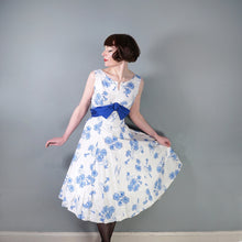 Load image into Gallery viewer, 50s CALIFORNIA COTTONS BLUE WHITE CARNATION PRINT PARTY DRESS - S