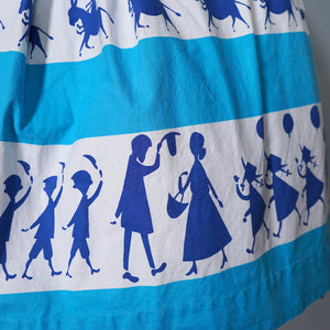 50s ST MICHAEL NOVELTY SKIRT IN BLUE STRIPE PRINT WITH GREETING BOYS AND GIRLS - XS-S