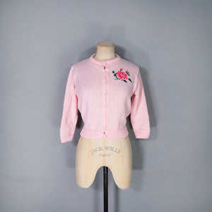 50s STYLE HANDKNIT BALLET PINK ROSE INTARSIAN CROPPED CARDIGAN - XS-S