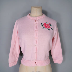 50s STYLE HANDKNIT BALLET PINK ROSE INTARSIAN CROPPED CARDIGAN - XS-S