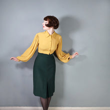Load image into Gallery viewer, 40s DARK FOREST GREEN STRONG SHOULDERED FITTED SKIRT SUIT - S