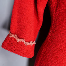 Load image into Gallery viewer, 40s &quot;LASS OF SCOTLAND&quot; HANDLOOMED RED BOUCLE WOOL KNIT JUMPER TOP - S