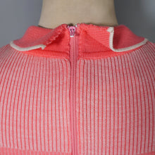 Load image into Gallery viewer, 70s JERSEY MASTERS CORAL AND PINK FINE KNIT DRESS WITH RUFFLES - M-L