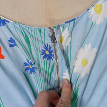 Load image into Gallery viewer, 50s LIGHT BLUE FLORAL BORDER PRINT COTTON DRESS WITH FULL SKIRT - XS-S